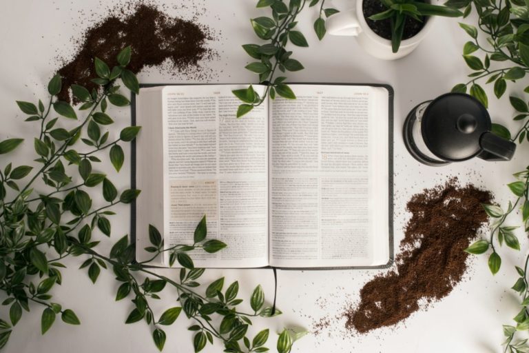 聖書とコーヒー